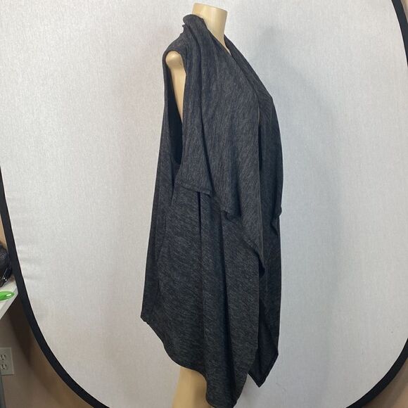 Women’s In Love Sleeveless Cardigan. Dark Grey Slightly Heathered. Size 1X. - Picture 2 of 6